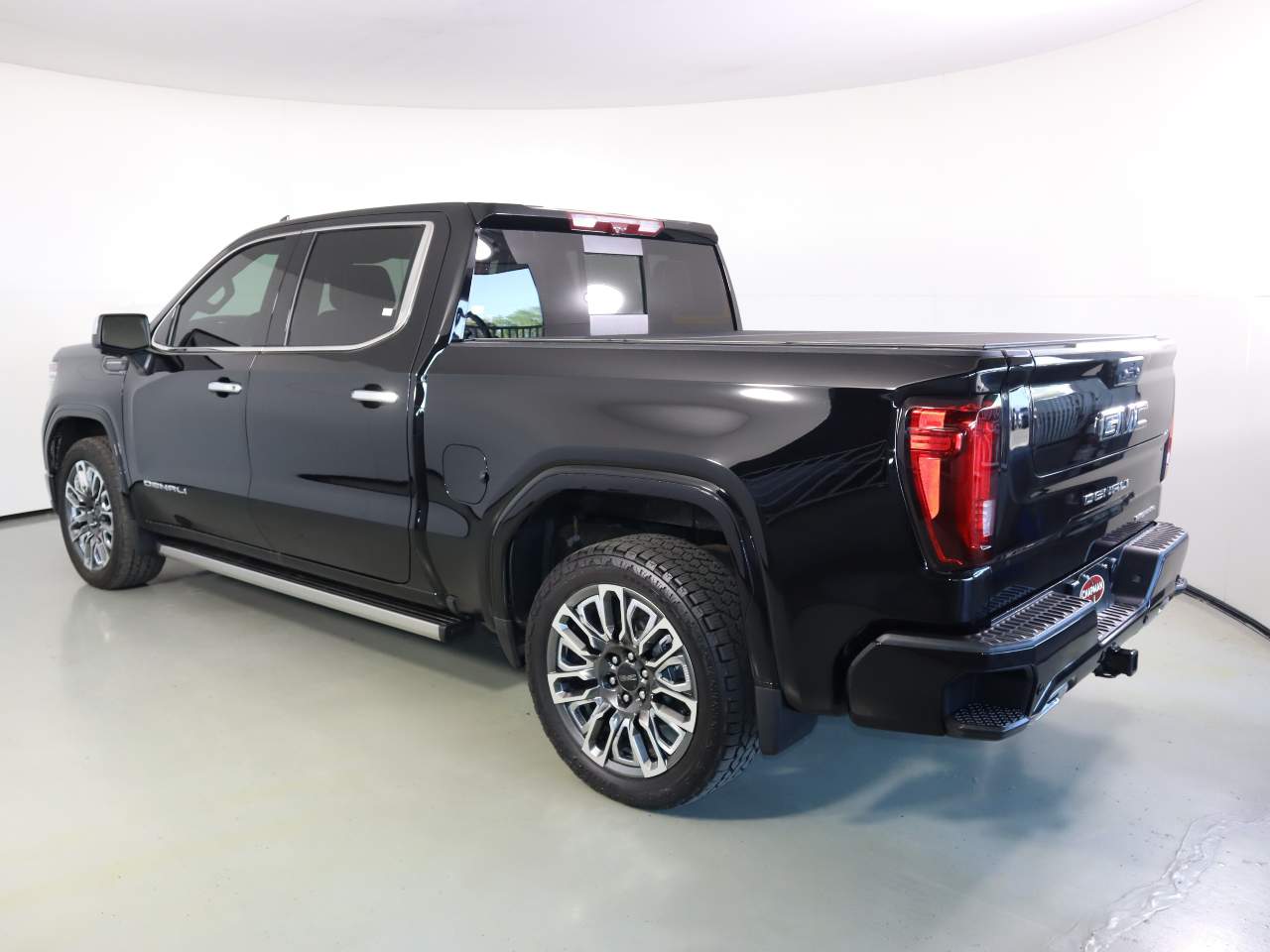 gmc sierra 1500 denali 2024 1GTUUHE87RZ315471 image gmc sierra 1500 denali 2024 1GTUUHE87RZ315471 image